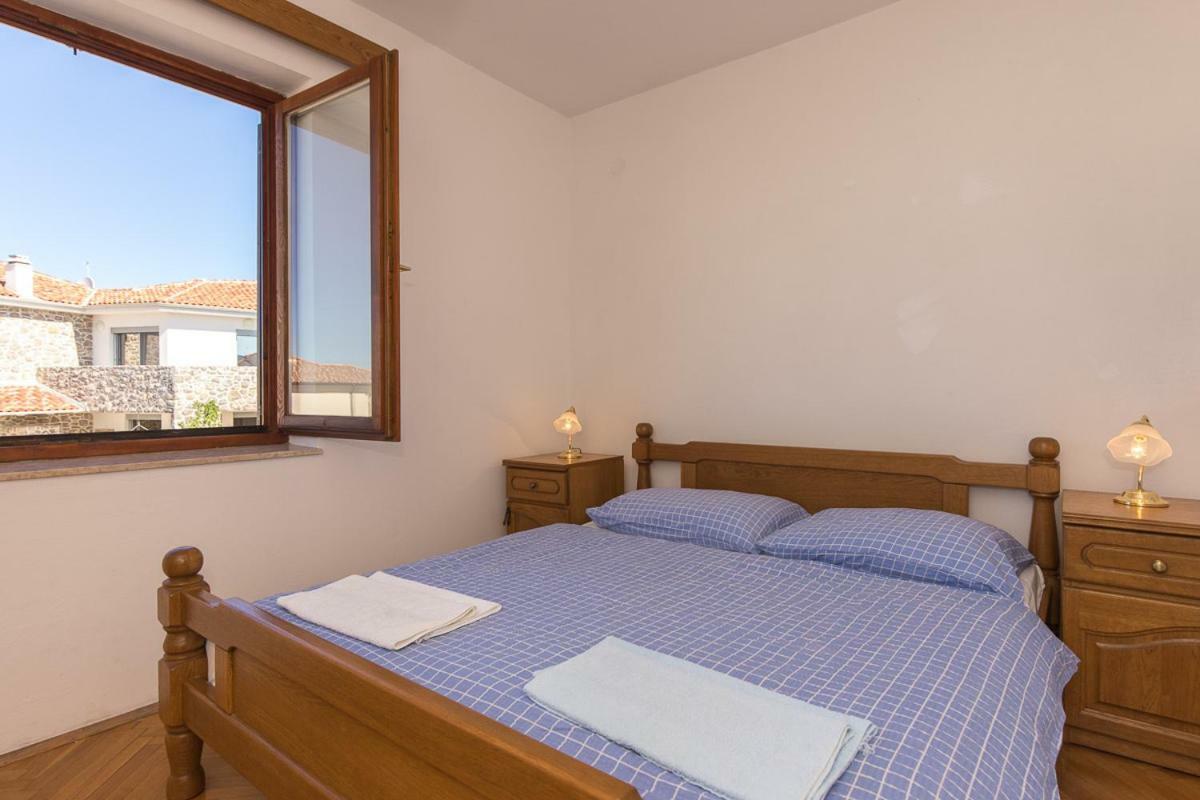 Rooms Miramare Krk Town Exterior photo