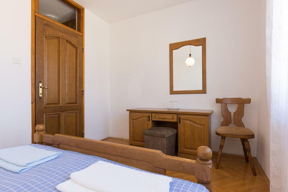 Rooms Miramare Krk Town Exterior photo